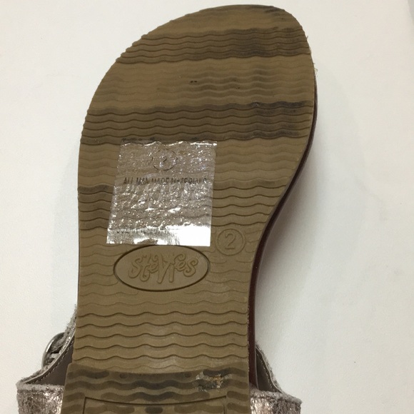 Girl's T-strap Sandals - Picture 7 of 7